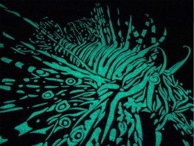 авторский принт "рыба-крылатка" флуоресцентная шелкография