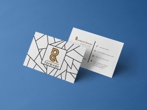 Буква R является основой всей визитки